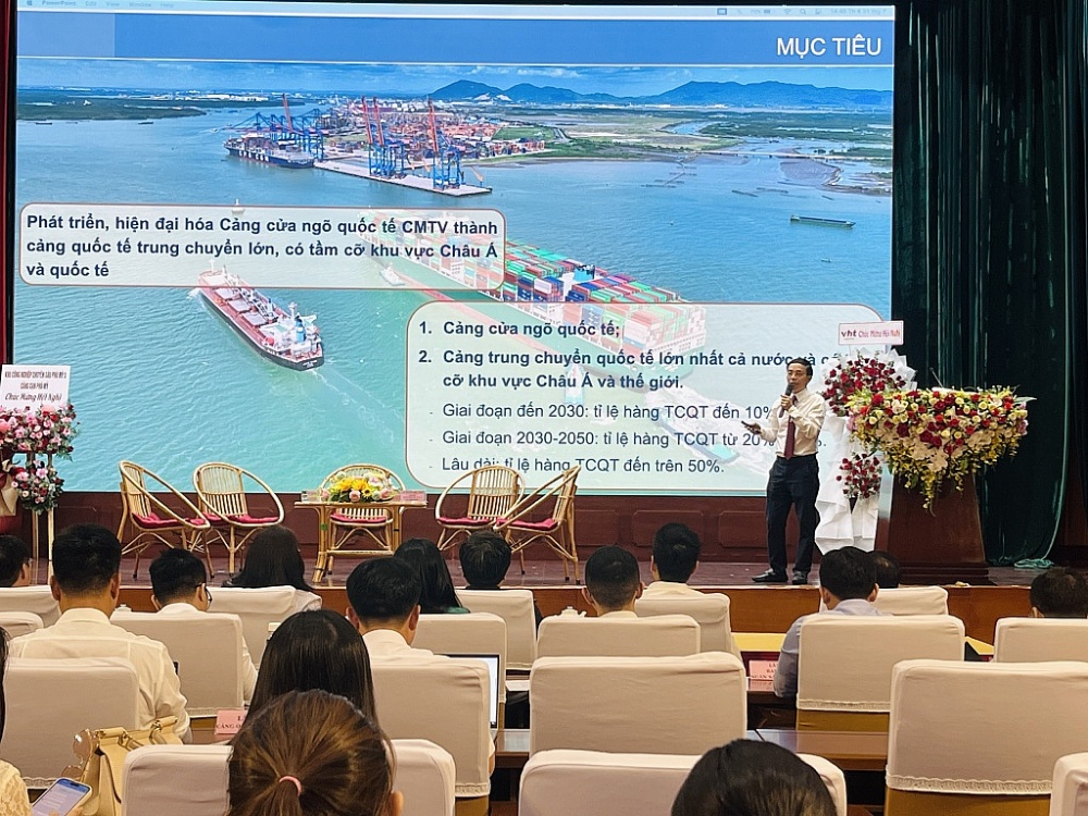 Khai mạc tọa đàm “Hải quan và doanh nghiệp đồng hành thúc đẩy dòng chảy hàng hóa XNK qua cụm cảng Cái Mép- Thị Vải”