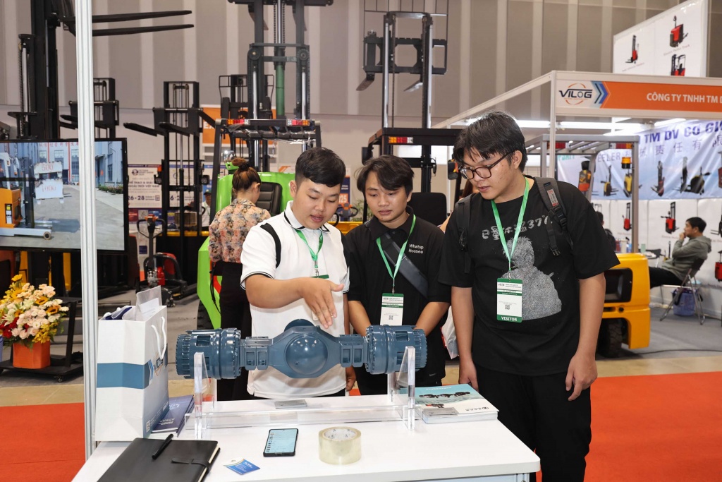 Chuyển đổi số và phát triển xanh ngành logistics