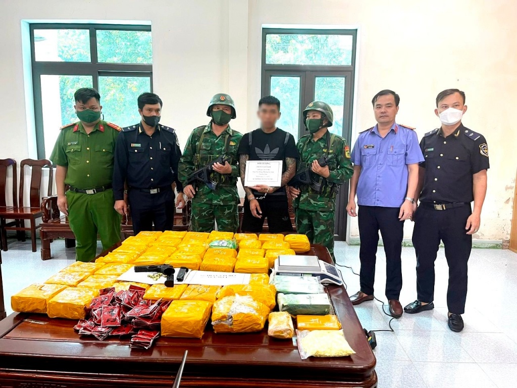 Hải quan chủ động phòng ngừa sử dụng trái phép tiền chất để sản xuất ma túy