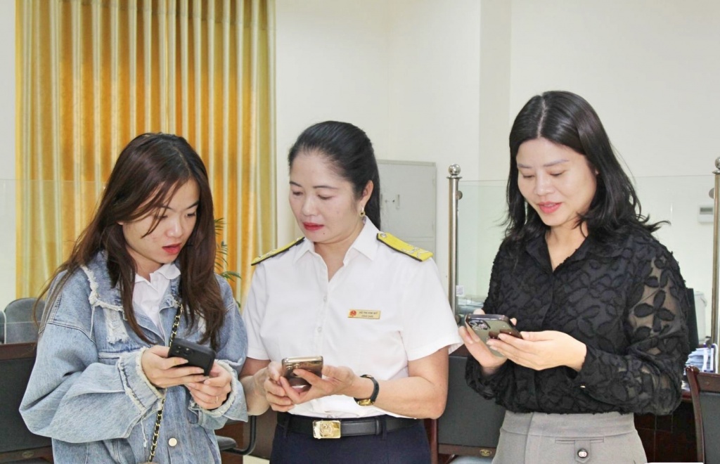 Thuế Hải Phòng đẩy mạnh thu thuế sử dụng đất phi nông nghiệp qua eTax Mobile