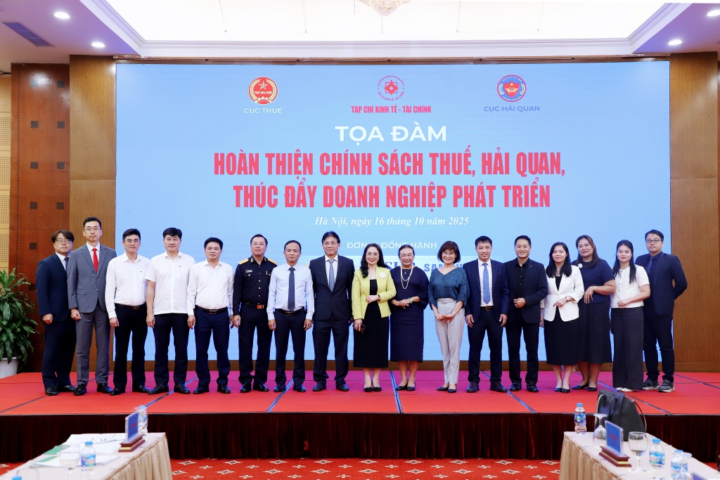 Chùm ảnh: Tọa đàm “Hoàn thiện chính sách thuế, hải quan, thúc đẩy doanh nghiệp phát triển”