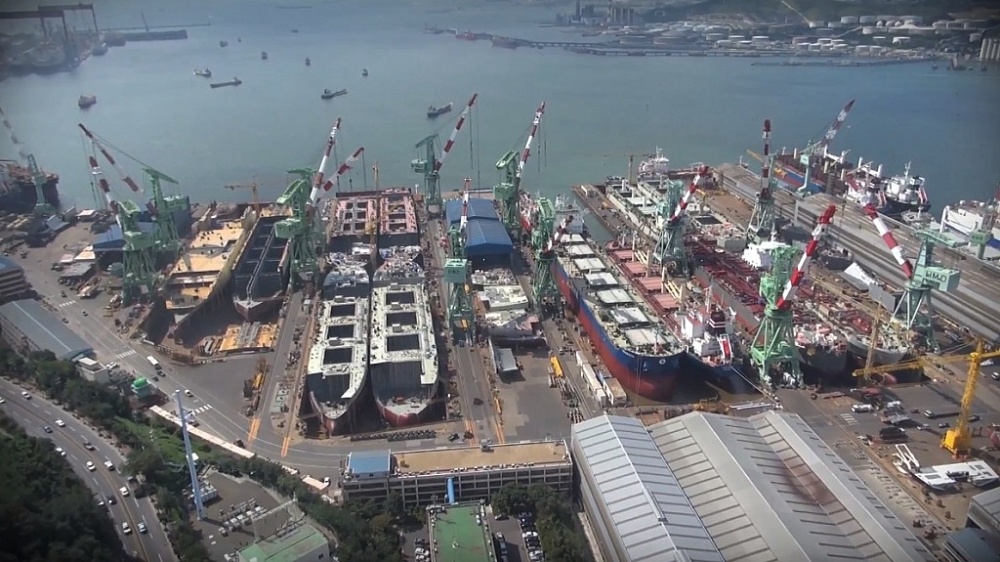 Hoạt động đóng tàu của Công ty Hyundai Shipbuilding.