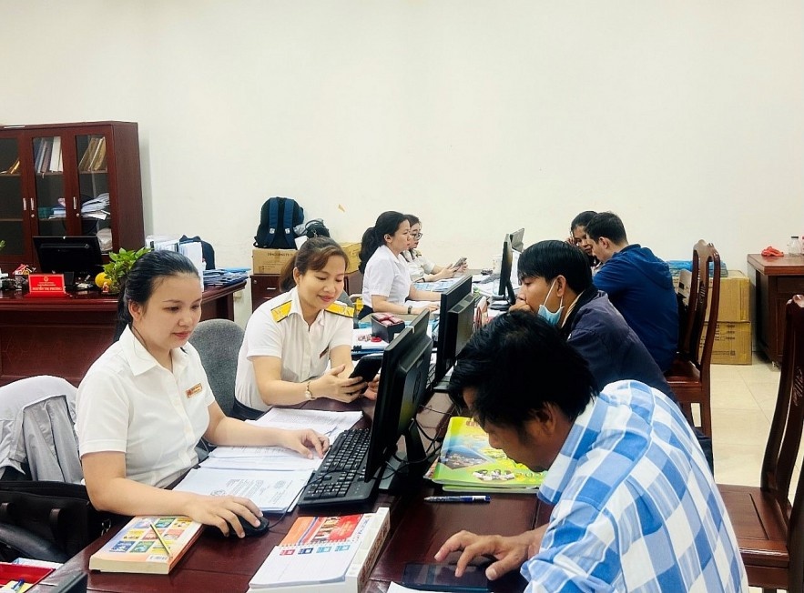 Thuế tỉnh Quảng Ngãi thành lập tổ hỗ trợ hộ kinh doanh chuyển đổi