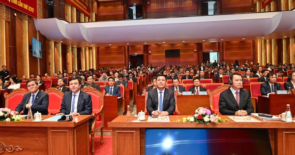 Việt Nam - Lào đẩy mạnh hợp tác phát triển thương mại biên giới