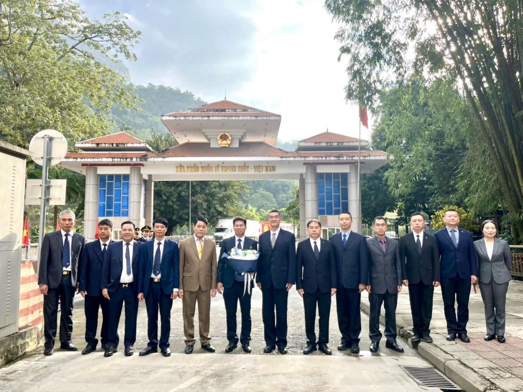 Hải quan khu vực XVI hội đàm với Hải quan Côn Minh, Trung Quốc