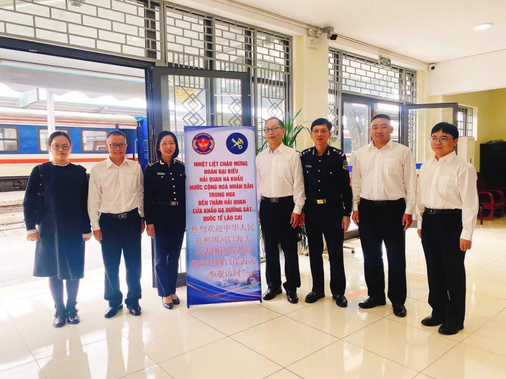Hải quan khu vực VII tăng cường trao đổi nghiệp vụ với Hải quan Hà Khẩu, Trung Quốc