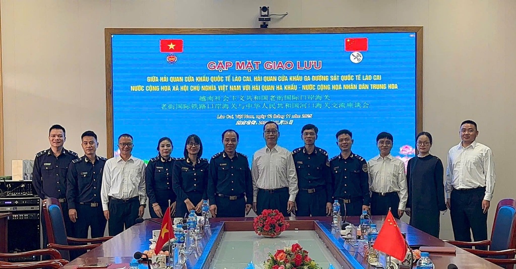 Hải quan khu vực VII tăng cường trao đổi nghiệp vụ với Hải quan Hà Khẩu, Trung Quốc