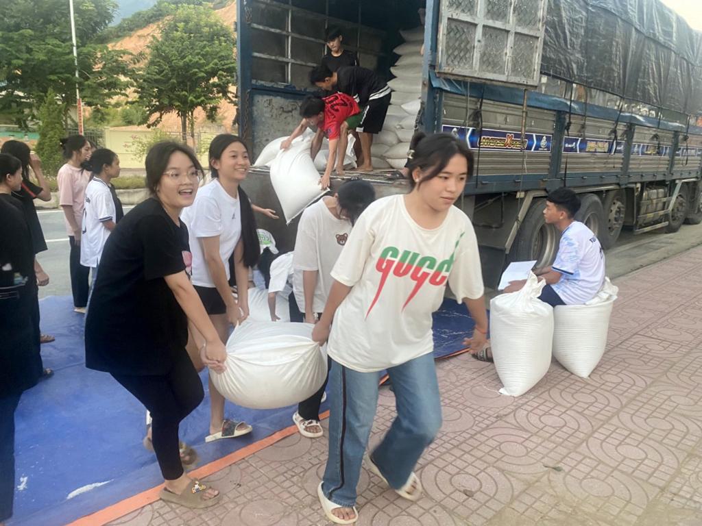 Cấp xuất gạo dự trữ quốc gia hỗ trợ học sinh tại tỉnh Tây Ninh Cấp xuất gạo dự trữ quốc gia hỗ trợ học sinh tại tỉnh Tây Ninh