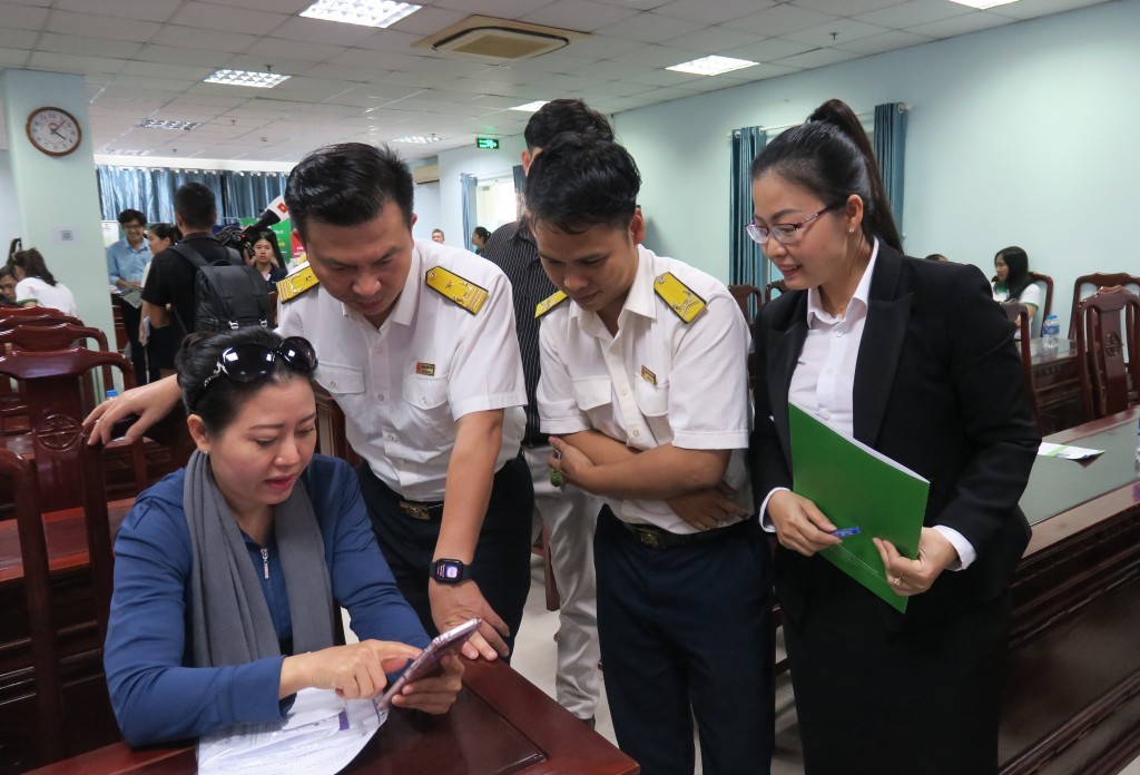 TP. Hồ Chí Minh: “Tăng tốc” triển khai các giải pháp hỗ trợ hộ kinh doanh chuyển đổi sang kê khai