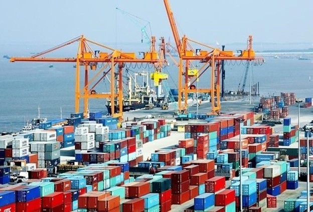 Kim ngạch thương mại của Việt Nam cán mốc 801 tỷ USD, vượt xa dự báo của Bộ Công Thương.