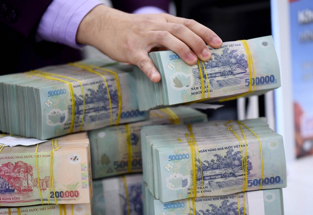 Lãi suất huy động tăng, ngân hàng không được tăng lãi suất cho vay