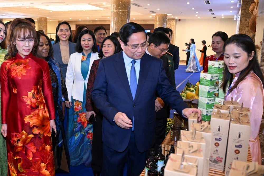 Biểu dương phụ nữ khởi nghiệp đóng góp vào sự phát triển bền vững của đất nước Biểu dương phụ nữ khởi nghiệp đóng góp vào sự phát triển bền vững của Đất nước