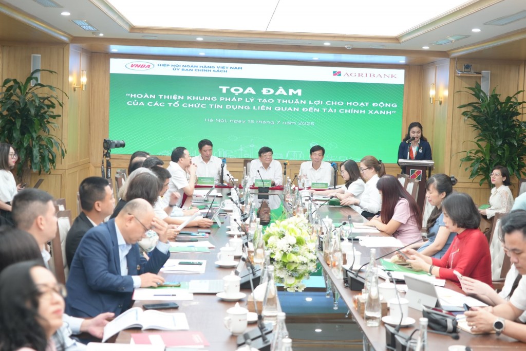 Hoàn thiện khung pháp lý thúc đẩy chuyển đổi xanh trong đầu tư công tại Việt Nam Hoàn thiện khung pháp lý thúc đẩy chuyển đổi xanh trong đầu tư công tại Việt Nam