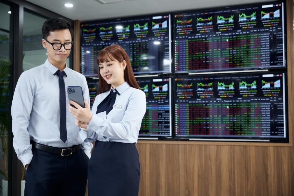 Thị trường tháng 11 hồi phục mạnh, động lực nào cho tháng 12? Thị trường tháng 11 hồi phục mạnh, động lực nào cho tháng 12?