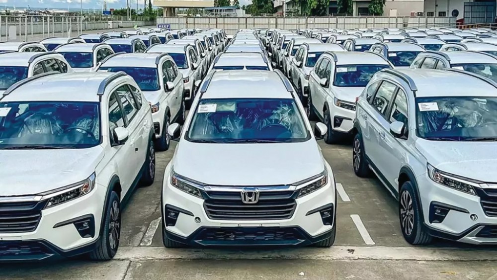 Ô tô nhập khẩu vào Việt Nam bùng nổ