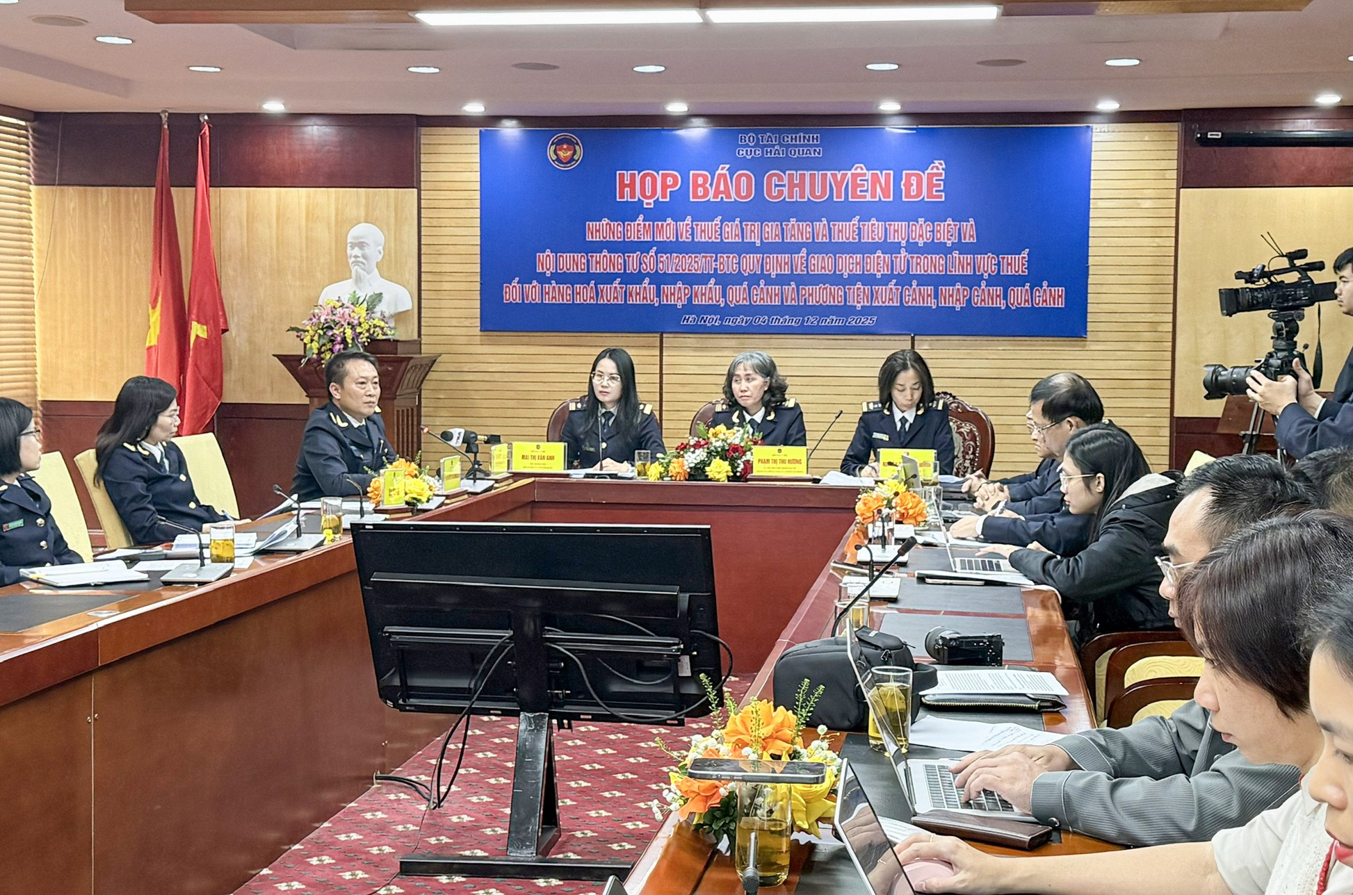 Hải quan nỗ lực đưa chính sách thuế mới trong hoạt động XNK đến người dân và doanh nghiệp