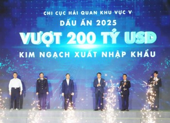 Kim ngạch xuất nhập khẩu qua Hải quan khu vực V lập kỷ lục hơn 200 tỷ USD