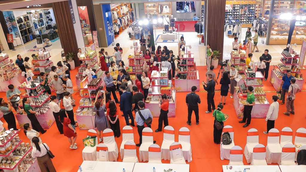Kết nối, hỗ trợ thúc đẩy tiêu thụ hàng Việt qua kênh Trung tâm thương mại của Nhật bản