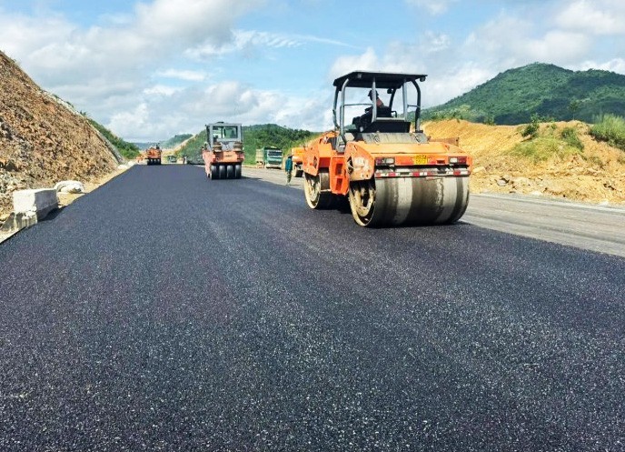 Không lùi tiến độ 4 dự án đường cao tốc trọng điểm phía Nam Không lùi tiến độ 4 dự án đường cao tốc trọng điểm phía Nam