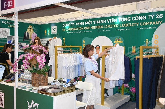 Thời trang Việt “bắt sóng” chuỗi cung ứng toàn cầu