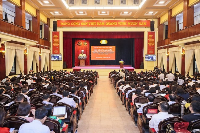 Ngân sách nhà nước bảo đảm kinh phí hoạt động cho Mặt trận Tổ quốc các cấp