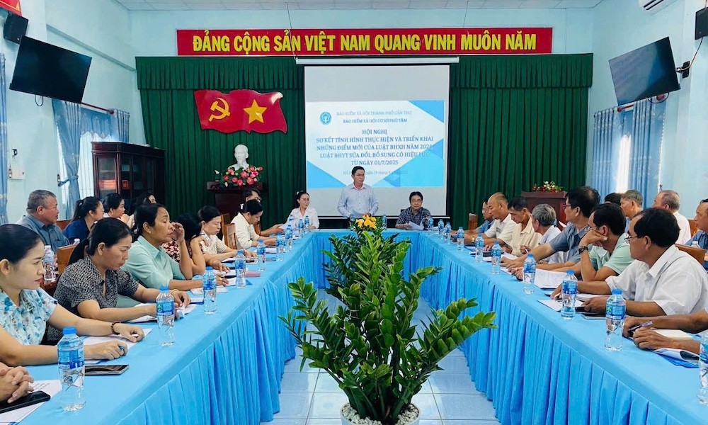 Đồng hành để người dân duy trì BHXH tự nguyện lâu dài