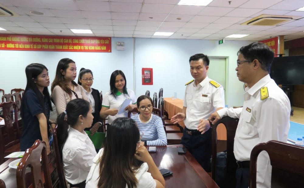TP. Hồ Chí Minh: “Tăng tốc” triển khai các giải pháp hỗ trợ hộ kinh doanh chuyển đổi sang kê khai