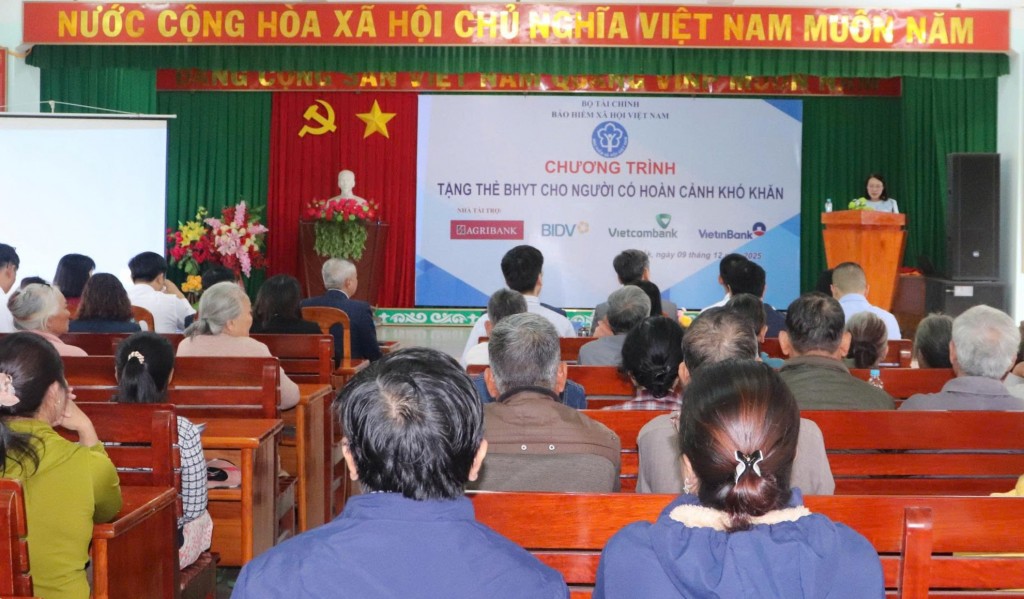 Hơn 10.300 thẻ BHYT hỗ trợ người dân khó khăn ở Đắk Lắk