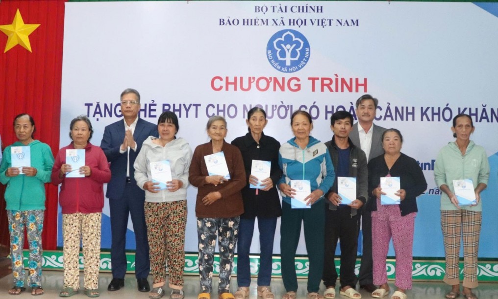 Hơn 10.300 thẻ BHYT hỗ trợ người dân khó khăn ở Đắk Lắk