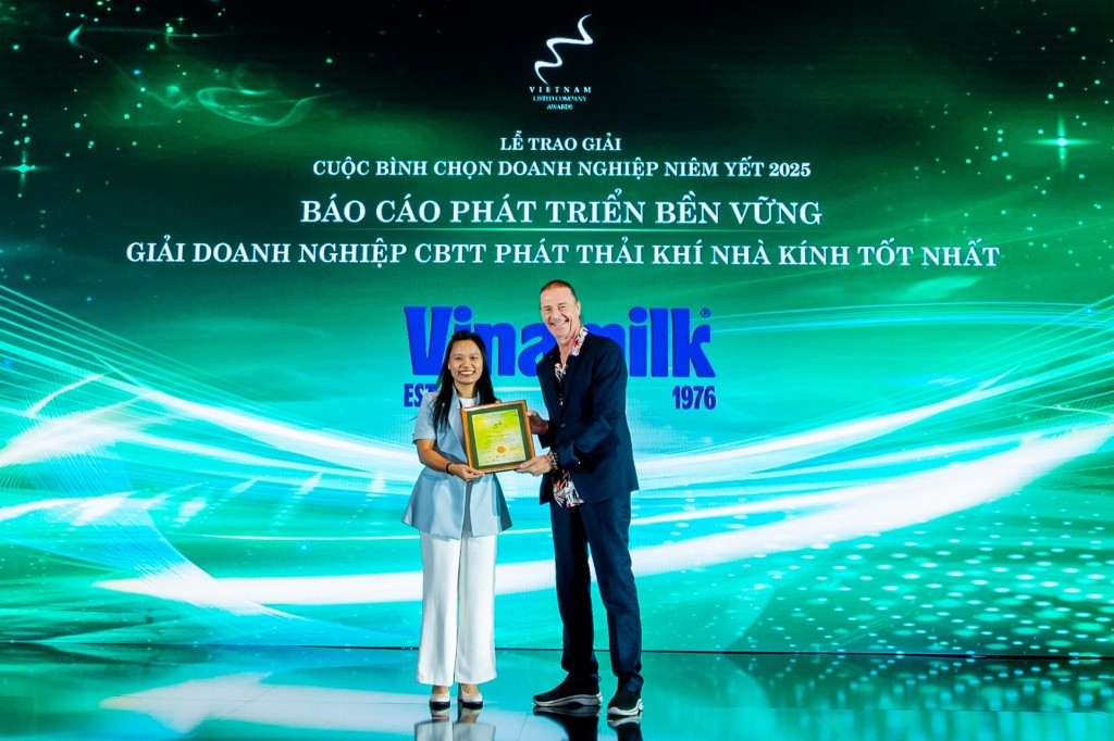 Vinamilk bứt phá ESG với danh hiệu “Ngôi sao CSI” và loạt giải thưởng danh giá 2025