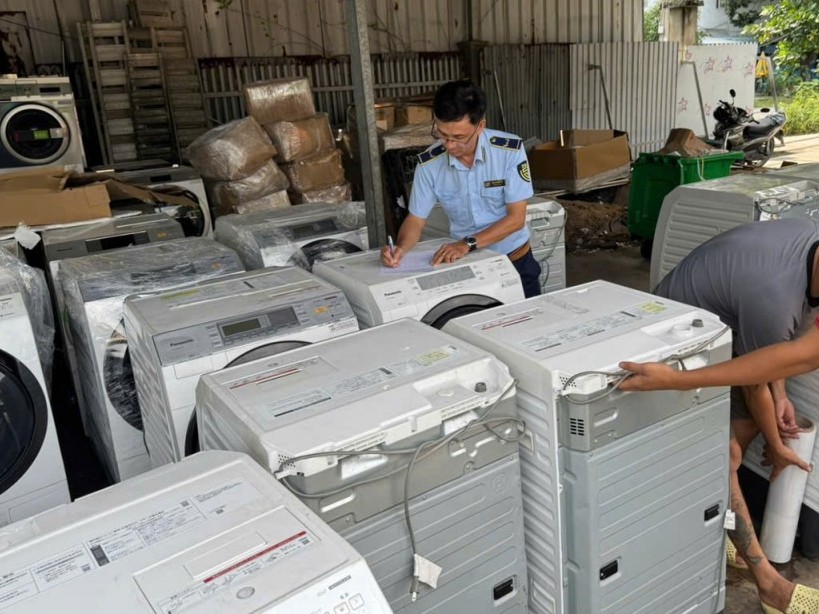Phát hiện kho hàng điện lạnh cấm nhập tại TP. Hồ Chí Minh