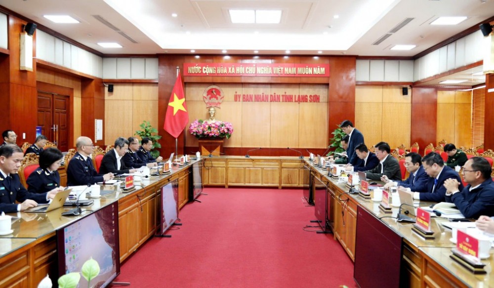 Quang cảnh buổi làm việc giữa lãnh đạo Cục Hải quan và UBND tỉnh Lạng Sơn về Cửa khẩu thông minh.