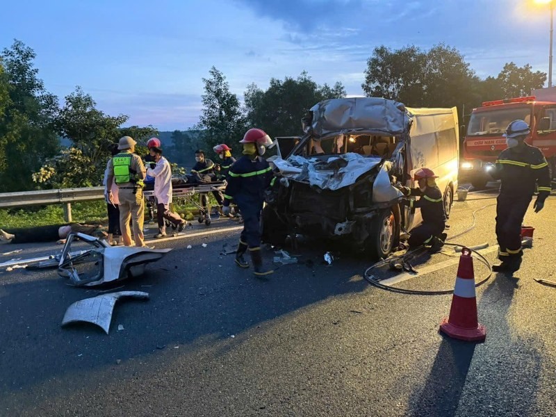 Tổng kiểm tra, kiểm soát xe ô tô khách trên 9 tuyến cao tốc Tổng kiểm tra, kiểm soát xe ô tô khách trên 9 tuyến cao tốc