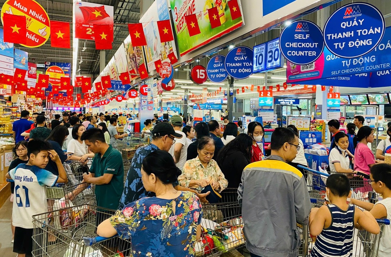 Kiểm soát giá tiêu dùng trong nước trước hiệu ứng tăng giá theo đám đông