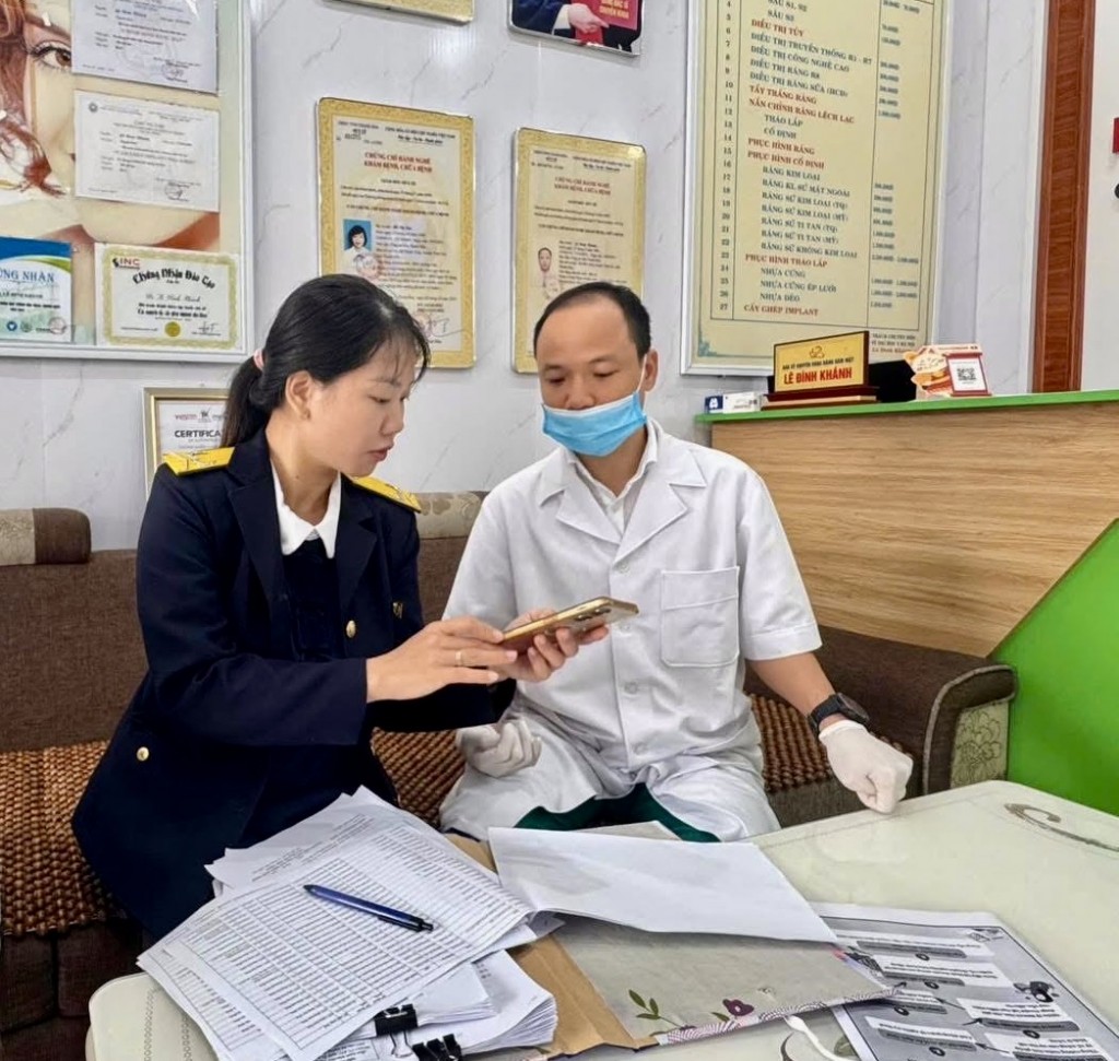 Đề xuất từ 1/1/2026, hộ kinh doanh phải kê khai mọi tài khoản phục vụ kinh doanh