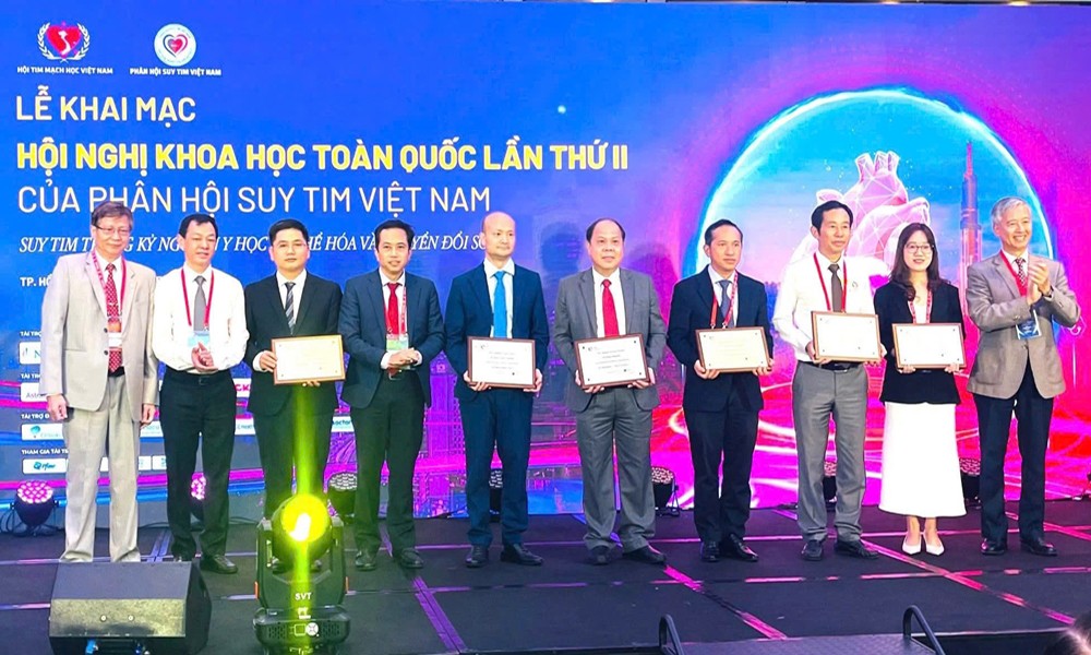Chứng nhận vàng ESC, dấu mốc quan trọng vì bệnh nhân suy tim Chứng nhận vàng ESC, dấu mốc quan trọng vì bệnh nhân suy tim
