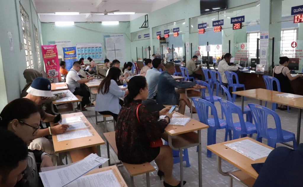 TP. Hồ Chí Minh: Tạo thuận lợi cho người lao động nhận trợ cấp thất nghiệp TP. Hồ Chí Minh: Tạo thuận lợi cho người lao động nhận trợ cấp thất nghiệp