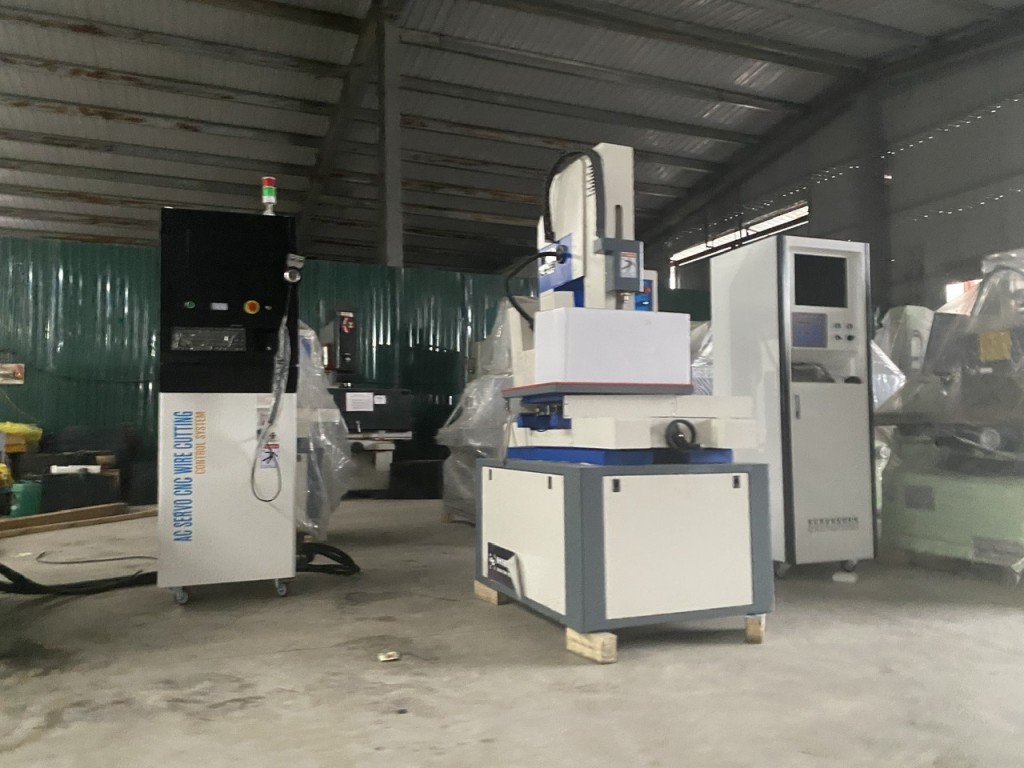 Hải quan hỏa tốc chỉ đạo tăng cường kiểm soát nhập khẩu máy móc, thiết bị đã qua sử dụng