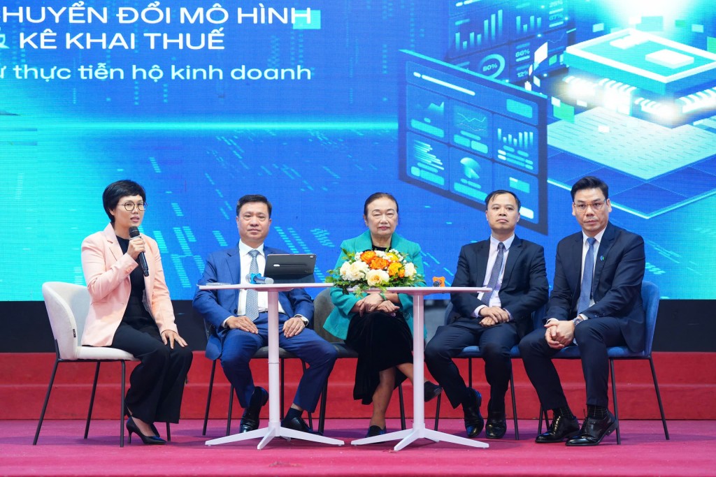 Xóa “vùng xám” từ thực tiễn để hộ kinh doanh chủ động chuyển sang kê khai thuế