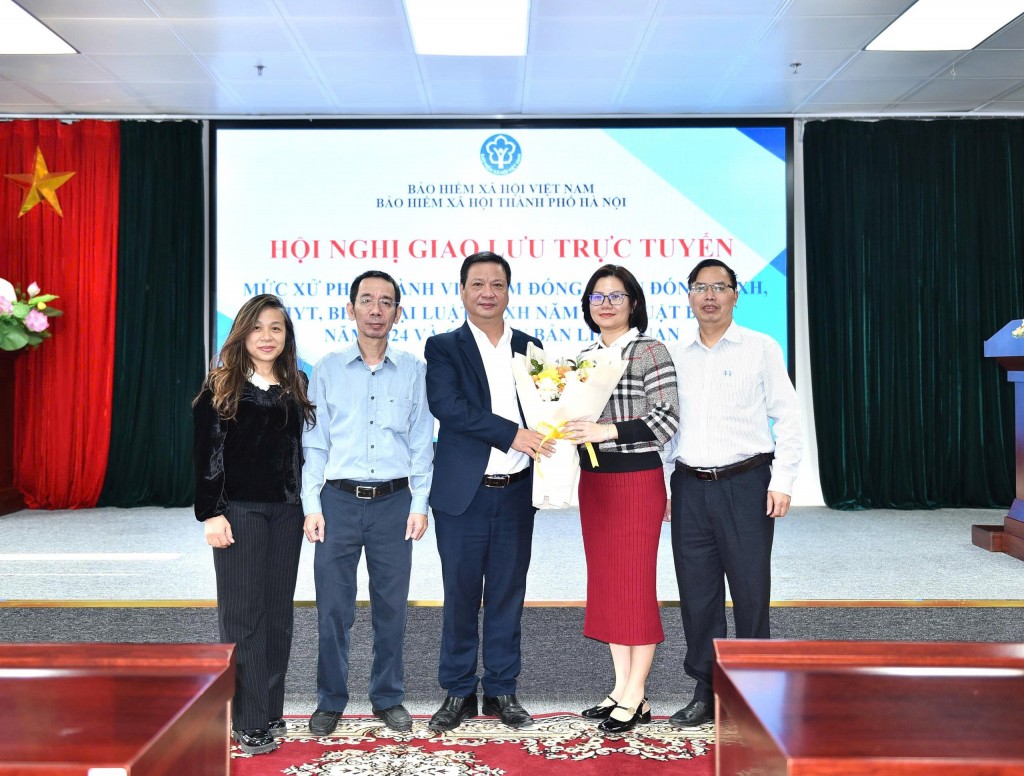 BHXH TP. Hà Nội trao đổi trực tuyến về mức xử phạt chậm, trốn đóng BHXH, BHYT