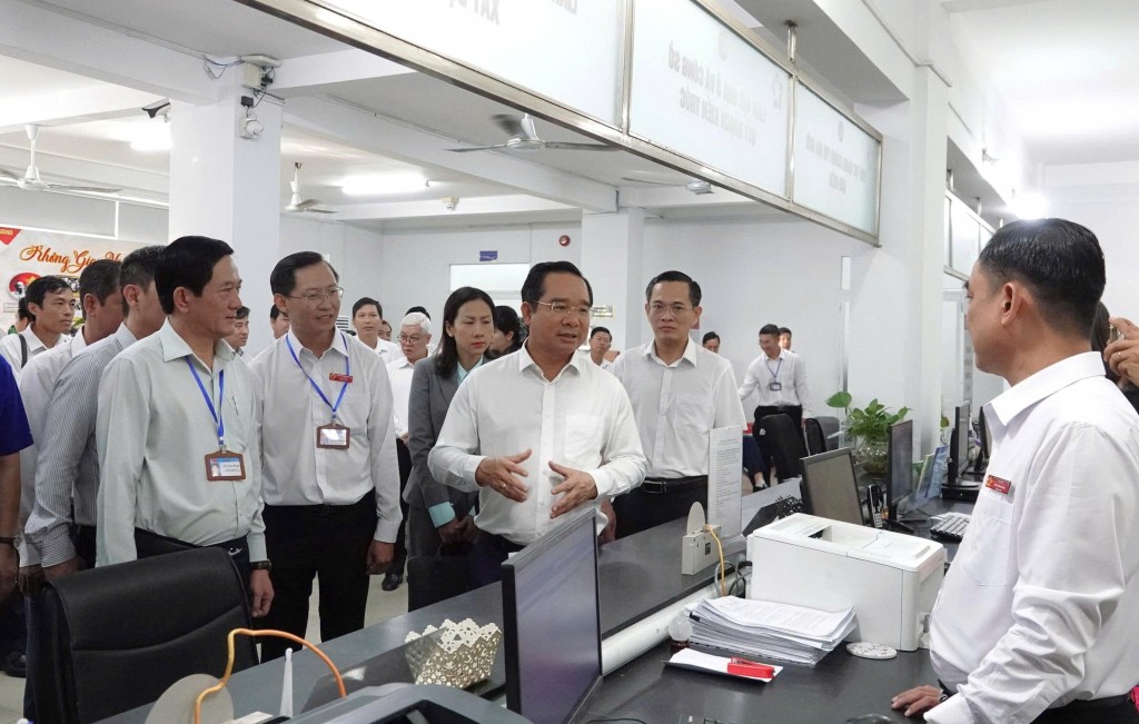 Phân công nhiệm vụ Chủ tịch và 9 Phó chủ tịch UBND TP. Hồ Chí Minh