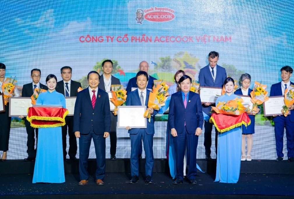 Acecook Việt Nam nhận giải Top 100 doanh nghiệp bền vững