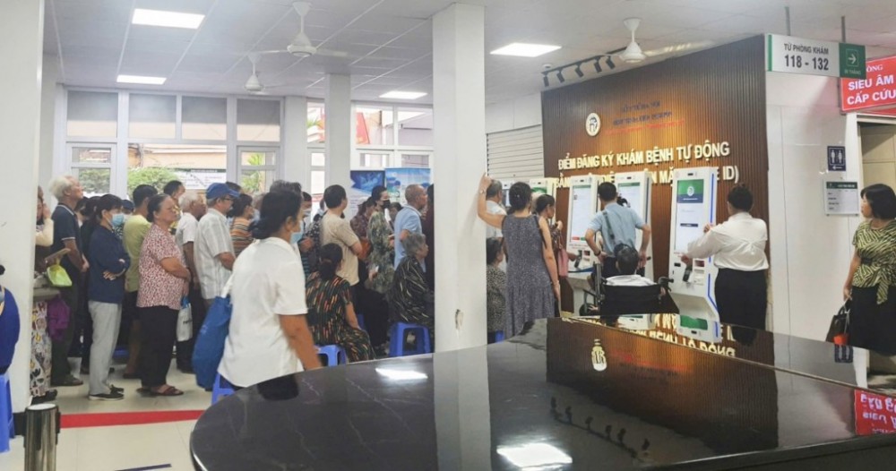 Nỗ lực hướng tới miễn viện phí và công bằng y tế cho người dân