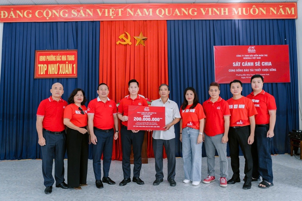 Generali Việt Nam trao tặng hơn 1,2 tỷ đồng hỗ trợ người dân tái thiết cuộc sống sau bão lũ
