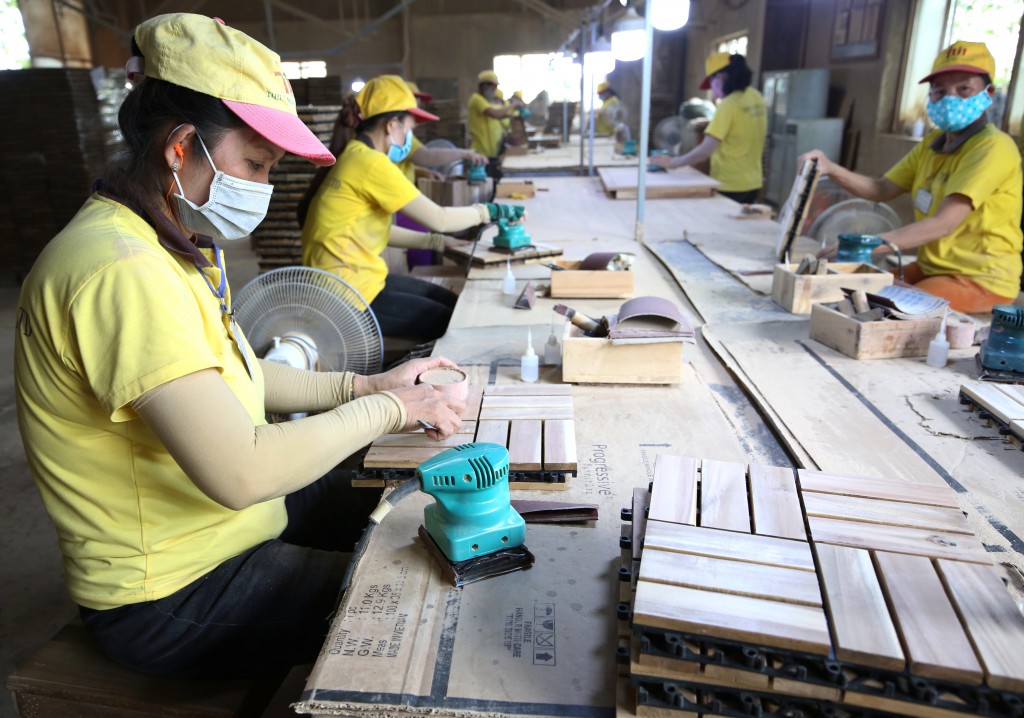 Doanh nghiệp ngành gỗ đang đứng trước nhiều cơ hội xuất khẩu qua thương mại điện tử. Ảnh: DN cung cấp