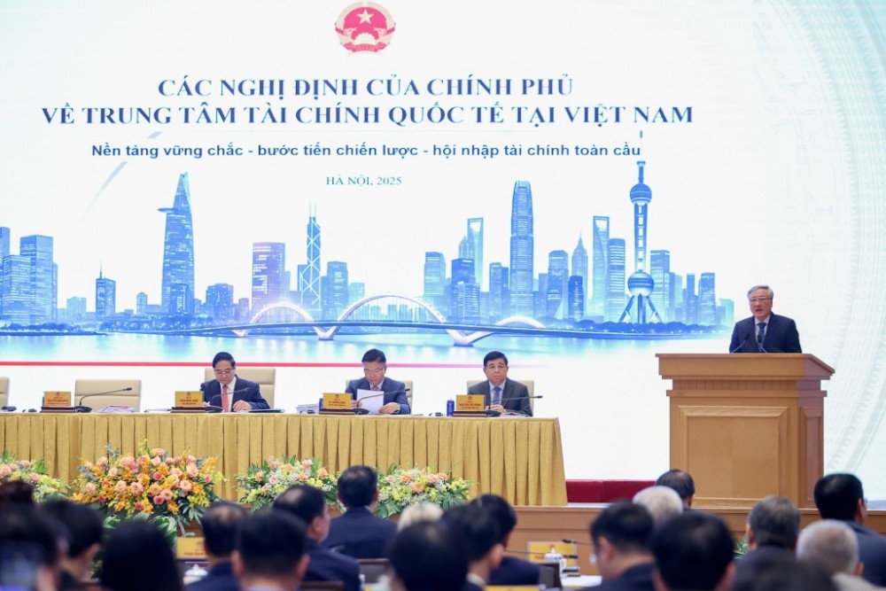 Tám nghị định xây dựng Trung tâm Tài chính quốc tế tại Việt Nam Tám nghị định xây dựng Trung tâm Tài chính quốc tế tại Việt Nam