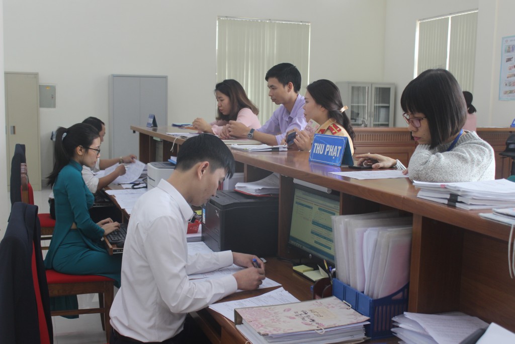 Tăng sử dụng dữ liệu điện tử, giảm gánh nặng thủ tục hành chính