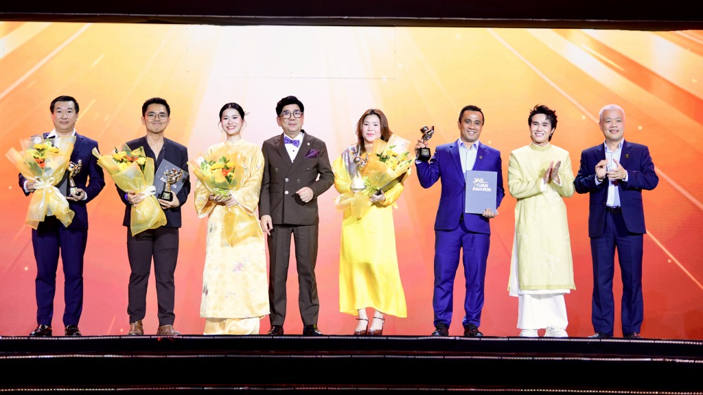 Bà Mai Kiều Liên được vinh danh lãnh đạo truyền cảm hứng sáng tạo tại Vạn Xuân AWARDS 2025
