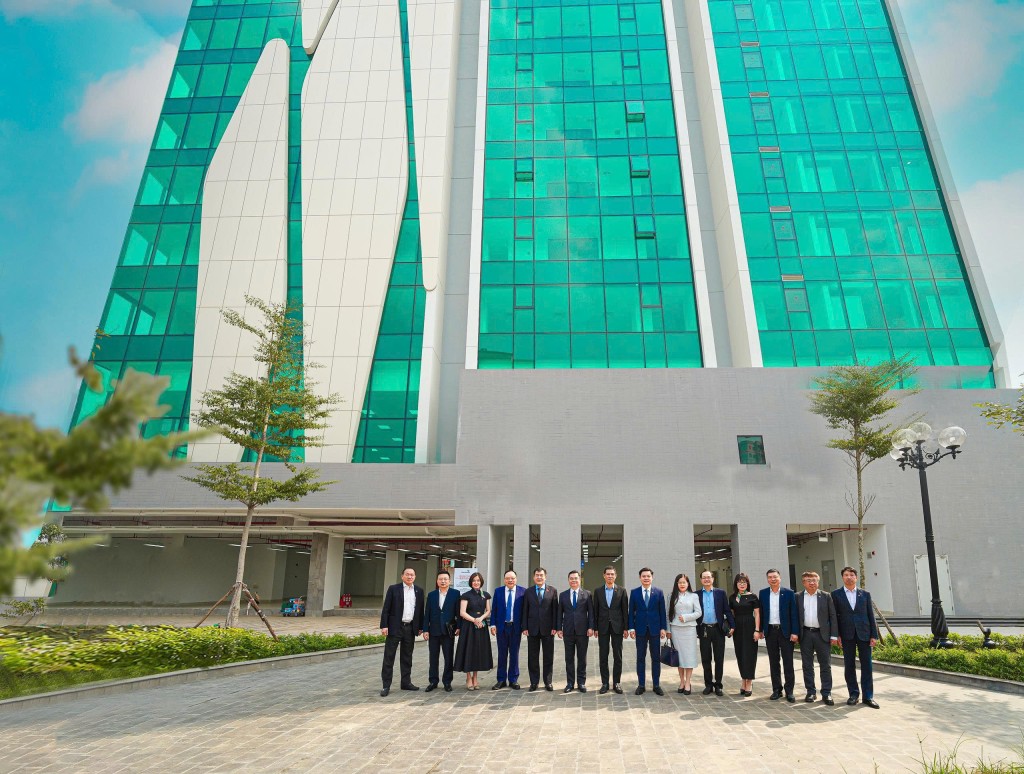 Vietcombank khánh thành 2 công trình, dự án chào mừng Đại hội đại biểu toàn quốc lần thứ XIV của Đảng Vietcombank khánh thành 2 công trình, dự án chào mừng Đại hội đại biểu toàn quốc lần thứ XIV của Đảng