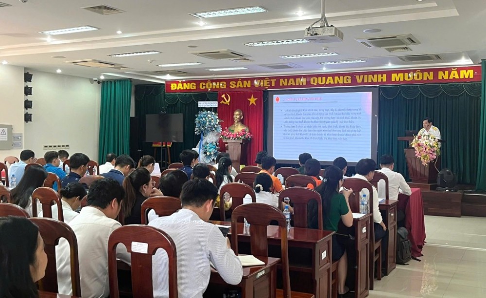 Thuế TP. Cần Thơ: Đối thoại, gỡ vướng thủ tục thuế khoán sang kê khai